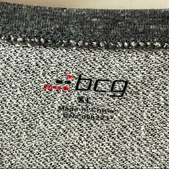 BCG Gray Cream Black Long Sleeved Scoop Neck Top Sz XL - Picture 5 of 6